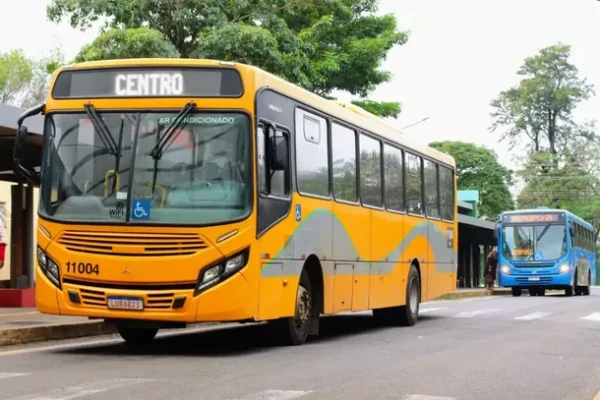 Acordo põe fim à greve e ônibus voltam a circular normalmente em Foz do Iguaçu