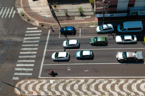 JK terá bloqueio nesta quarta para retirada de árvores e obras da ciclovia