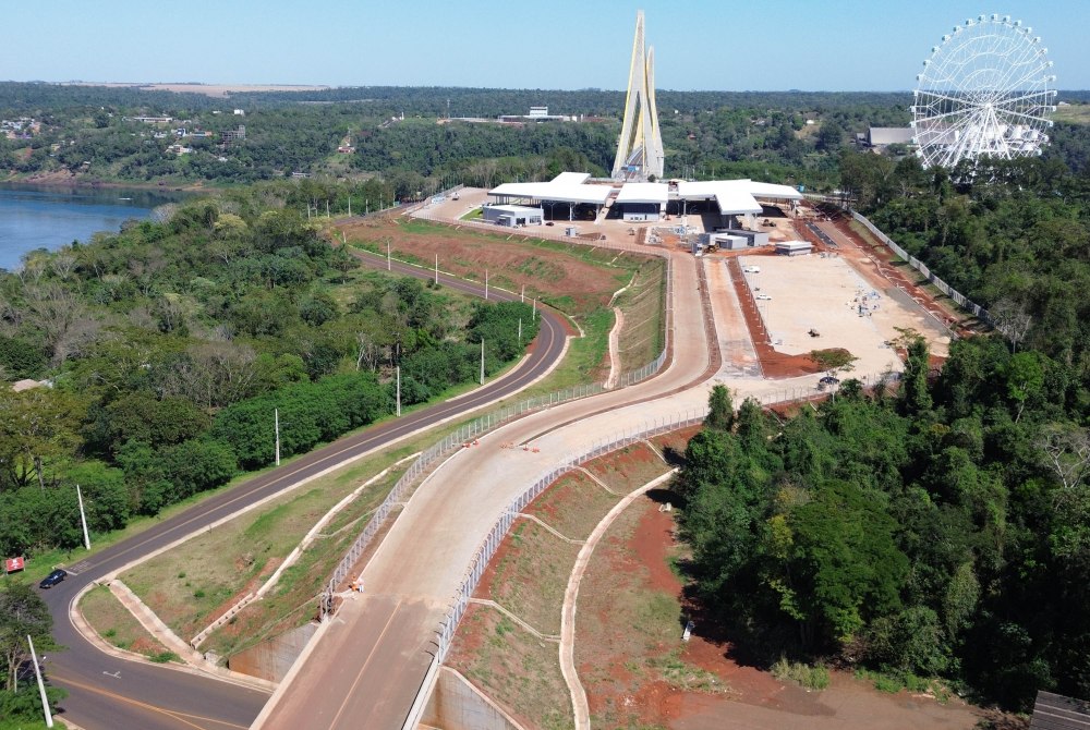 Ratinho Junior inaugura Perimetral Leste e nova rota logística em Foz do Iguaçu
