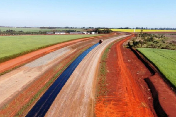 E no Paraguai? Como estão as obras de acesso à Ponte da Integração?