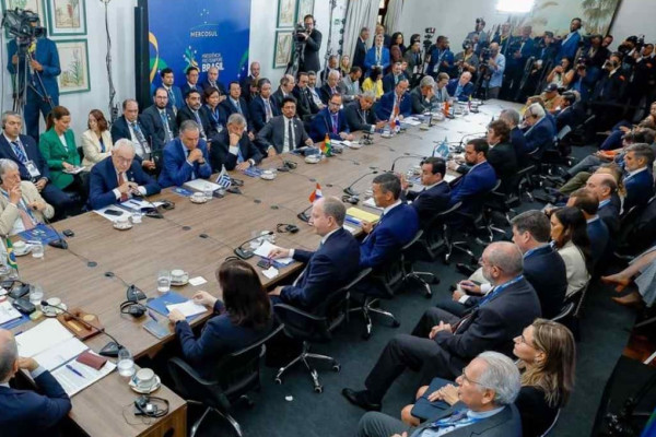 Acordo Mercosul–União Europeia: presidentes confirmam viagem ao Paraguai