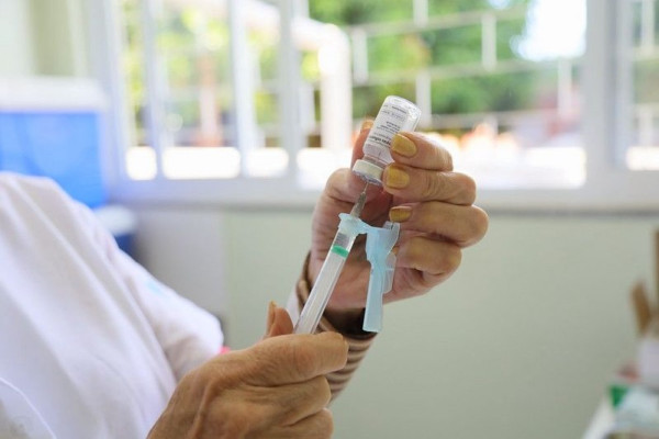 Vacina da gripe está disponível para população em geral em Foz do Iguaçu