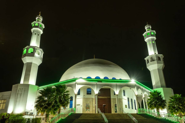 Influenciador muçulmano faz palestra aberta ao público em Foz do Iguaçu