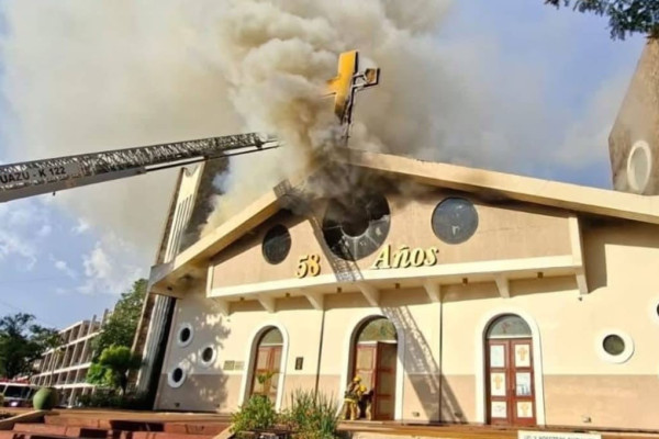 Incêndio na Catedral de Ciudad del Este