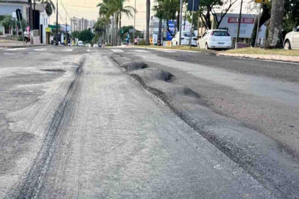 Avenida das Cataratas: em nova tentativa de conserto pela prefeitura, intervenção terá 15 dias
