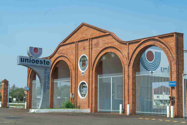 Unioeste em Foz abre 160 vagas para cursinho pré-vestibular gratuito