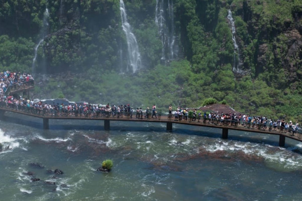Turismo de Foz do Iguaçu terá funcionamento especial no carnaval