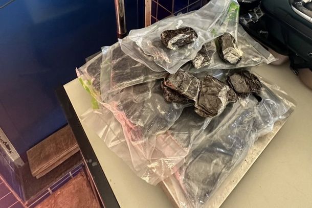 Brasileiras são presas com quase 10 kg de haxixe na Ponte da Amizade