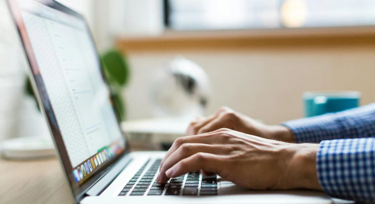 Foz do Iguaçu é citada em troca de e-mails de Jeffrey Epstein