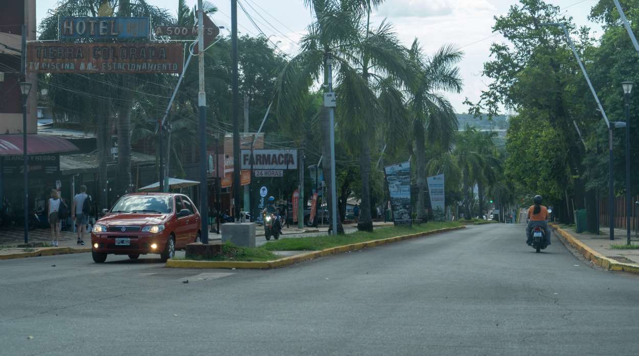Mudanças nas leis trabalhistas reacendem debate sobre emprego e direitos na Argentina