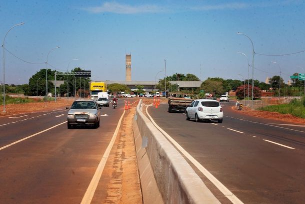 Falta de travessia na Perimetral Leste preocupa moradores do Jardim Cataratas
