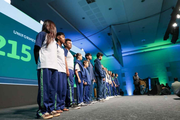 Em Foz, estado anuncia investimentos na educação