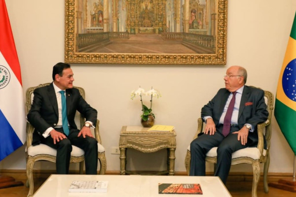 Chanceler brasileiro cumpre agenda oficial no Paraguai