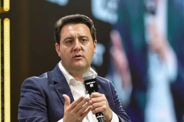 Ratinho Junior decide concluir mandato no Paraná e não disputará Presidência