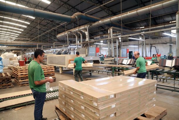 Foz do Iguaçu concentra mais de 2,2 mil vagas de emprego nesta semana