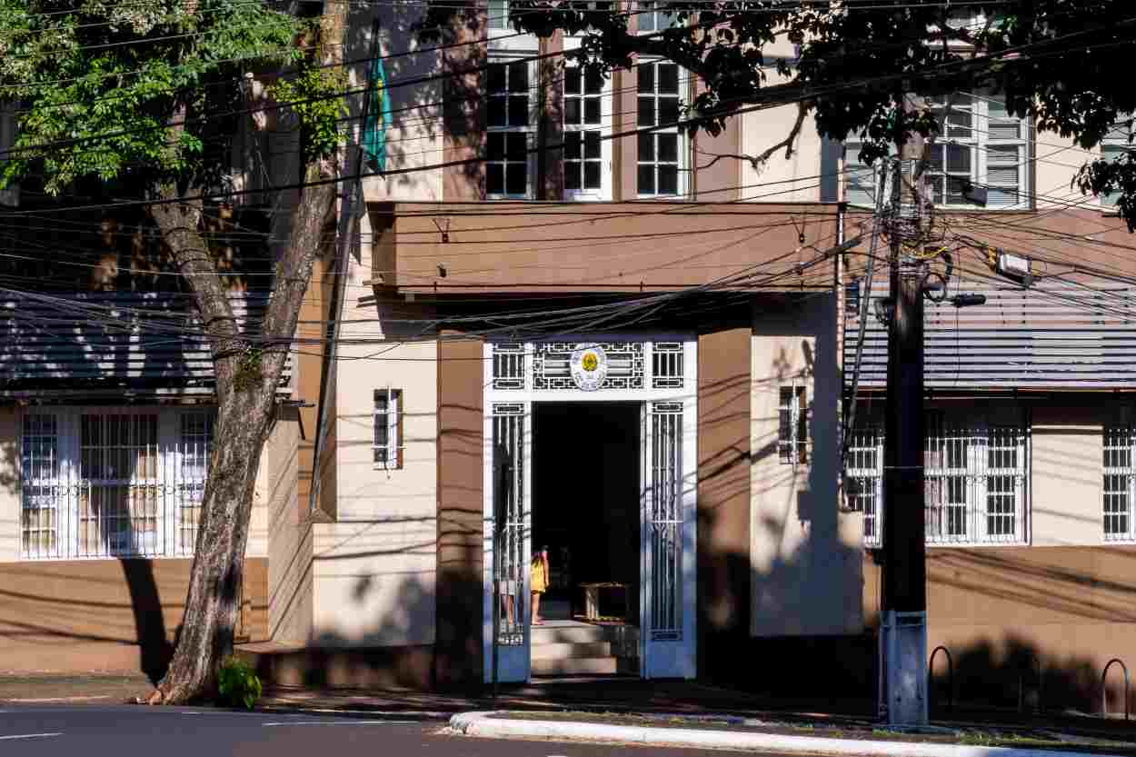 Silva e Luna veta projeto que exige exposição do tempo de espera na saúde