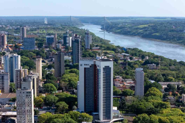 Fichar ainda em março: Foz dispõe de 650 vagas de emprego