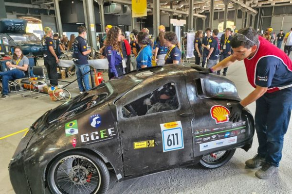 Estudantes de Foz levam carro a hidrogênio a competição nos Estados Unidos
