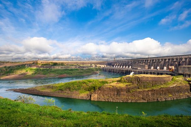 Aportes da Itaipu passam de R$ 1,5 bi e pressionam queda na conta de luz no Brasil