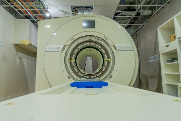 Novo aparelho de ressonância chega a unidade de saúde no Porto Meira e amplia exames