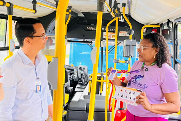 Ônibus de Foz passam a ter assentos preferenciais para pessoas com fibromialgia