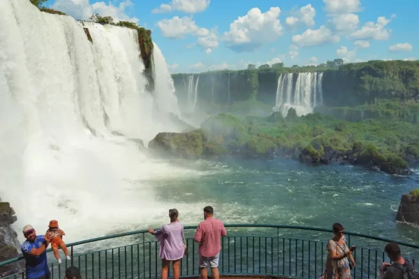 Parque Nacional do Iguaçu é o único brasileiro em ranking internacional de turismo natural