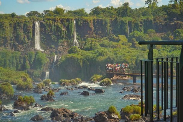 Feriado de Tiradentes leva mais de 38 mil turistas ao Parque Nacional do Iguaçu