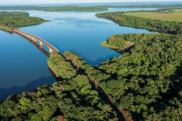 Oficinas discutem futuro do turismo náutico no Lago de Itaipu com participação regional