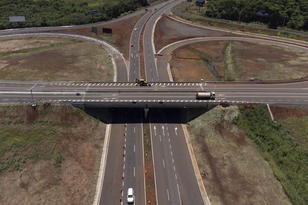 Caminhões deixam área urbana e passam a usar Perimetral Leste a partir de maio