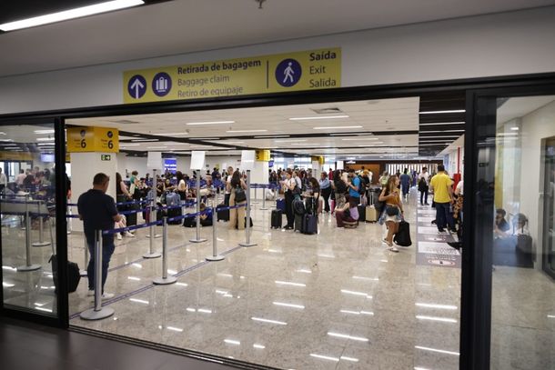 Feriado deve levar quase 32 mil passageiros ao aeroporto de Foz do Iguaçu até segunda