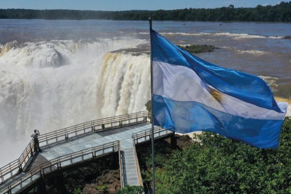 Justiça suspende eventos privados em área das Cataratas do Iguaçu na Argentina