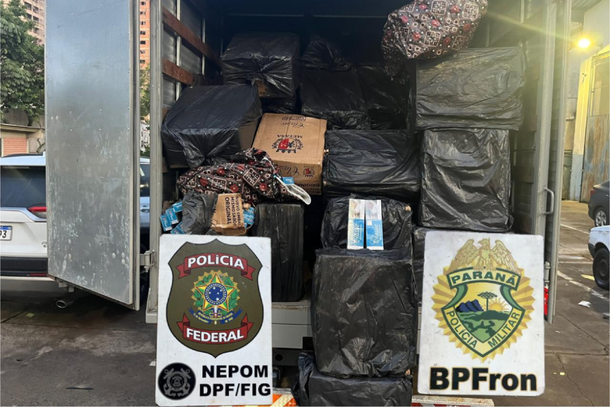 Depósito clandestino com 75 mil maços de cigarros é descoberto pela PF e PM