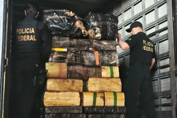 PF elimina 5,9 toneladas de drogas apreendidas em ações contra o tráfico na região