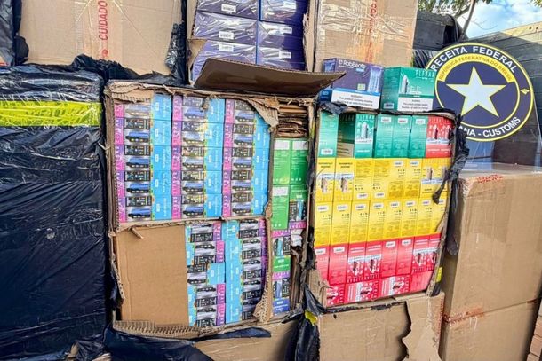 Motorista foge para o Paraguai e Receita apreende R$ 500 mil em cigarros eletrônicos