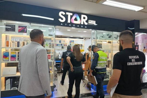 urista brasileira denuncia golpe após compra de celular em Ciudad del Este