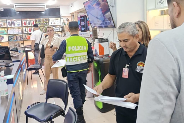Brasileira recupera dinheiro após “golpe do celular” no Paraguai