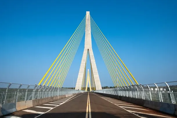 Brasil barra carros na Ponte da Integração e impasse com Paraguai continua