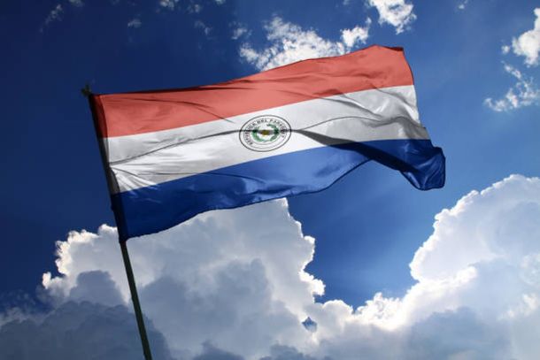 Praça da Paz recebe "Festa do Povo Paraguaio" com música, dança e feirinha noturna