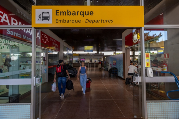 Passageiros denunciam insegurança e falta de vigilância na rodoviária de Foz