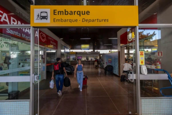 Passageiros denunciam insegurança e falta de vigilância na rodoviária de Foz