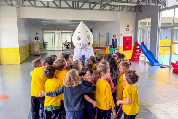 Foz promove vacinação com brinquedos, pipoca e ações para crianças neste sábado