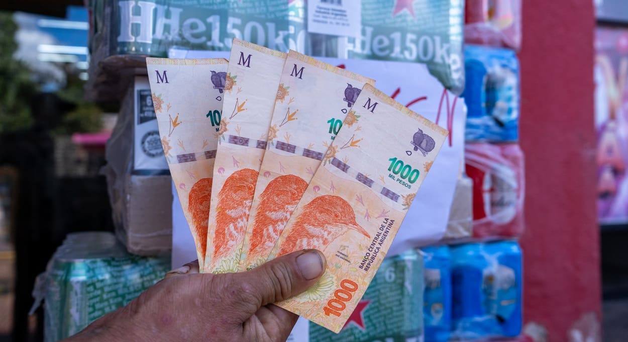 Inflação na Argentina tem recuo em abril, mas segue fora da meta