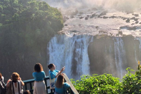 Parque Nacional do Iguaçu é o 2º parque mais visitado do Brasil em 2025, aponta ranking