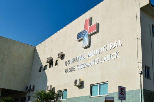 Homem é encontrado morto em espaço de manutenção do Hospital Municipal de Foz
